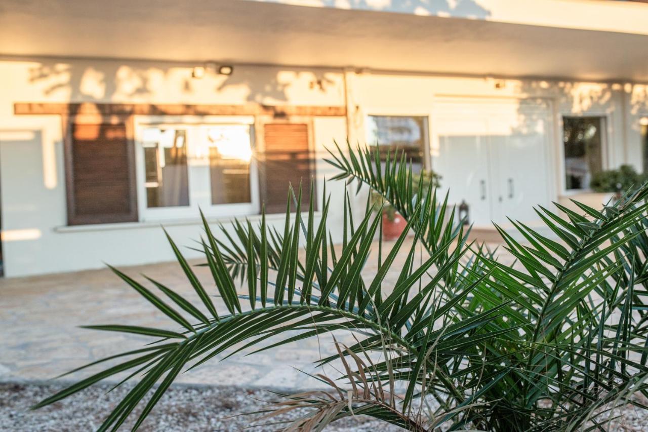 Rafia Loft Loutraki, Garden & Pool Table - Beach Buitenkant foto